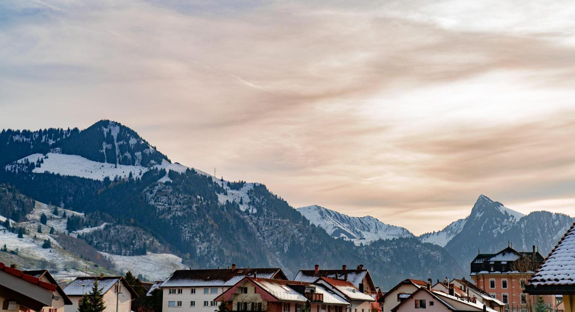 Gruyere Alpes Appartement 3 Chambres Bbq Parking Neirivue Ngoại thất bức ảnh